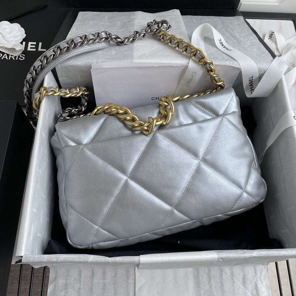 19 ラージ フラップバッグ シルバー